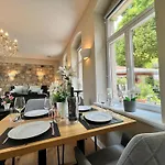 6 Pers- Haus Im Gruenen-ruhig-terrasse-schnell Im Der Dresdner Altstadt