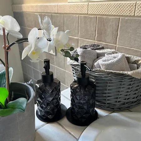 Charmantes Hinterhaus Mit Terrasse - Zentrale Lage *