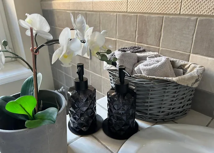 Charmantes Hinterhaus Mit Terrasse - Zentrale Lage *